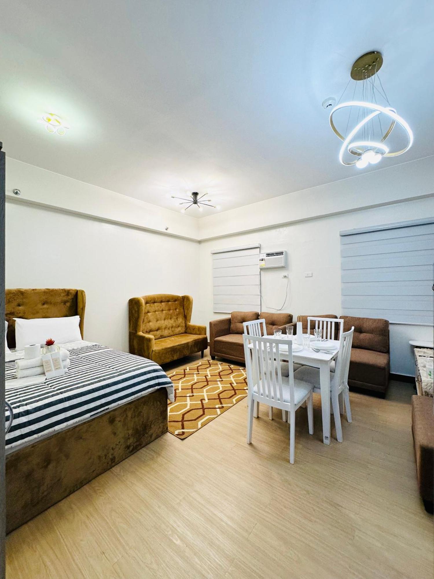 Starlight Suites Trece Martires Eksteriør billede